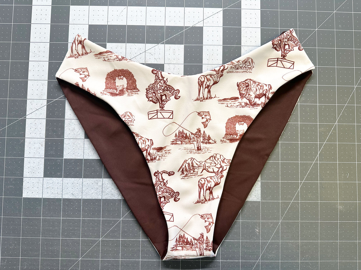 S Jackson Hole/Chocolate V-Cut Bottom